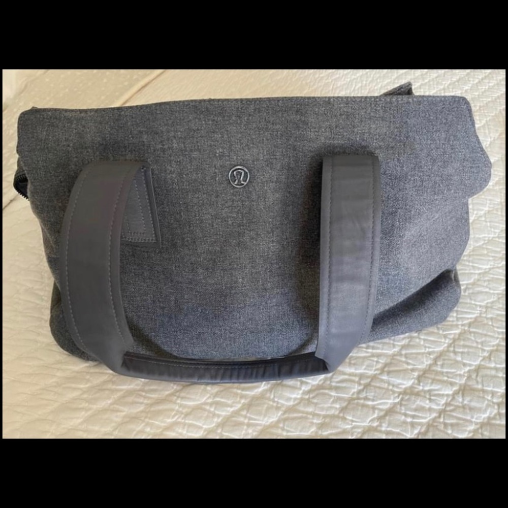 Lululemon bag